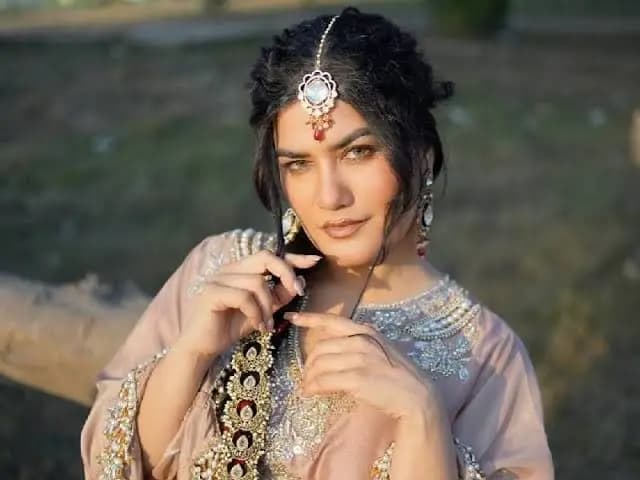 Kaur B