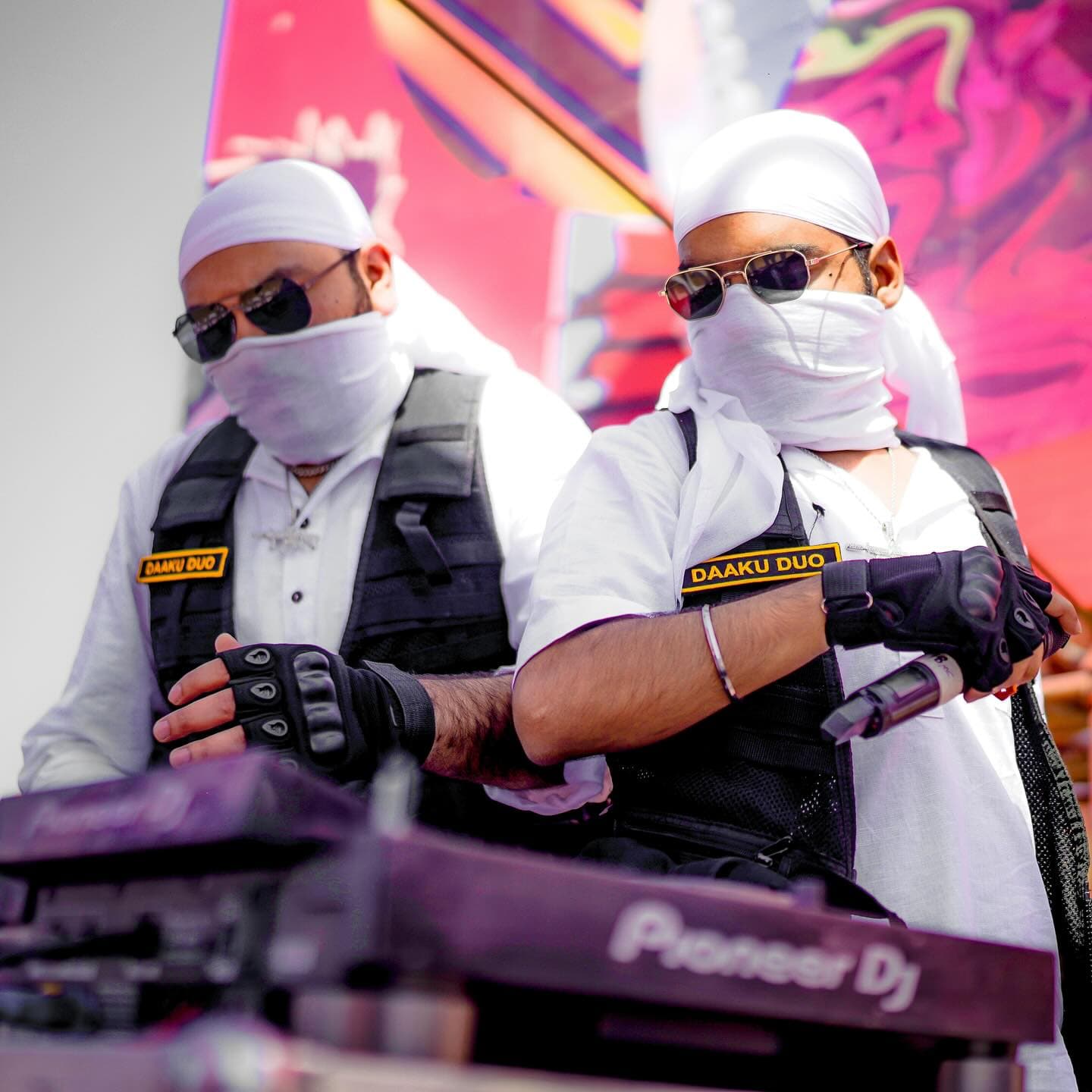 Daaku Duo
